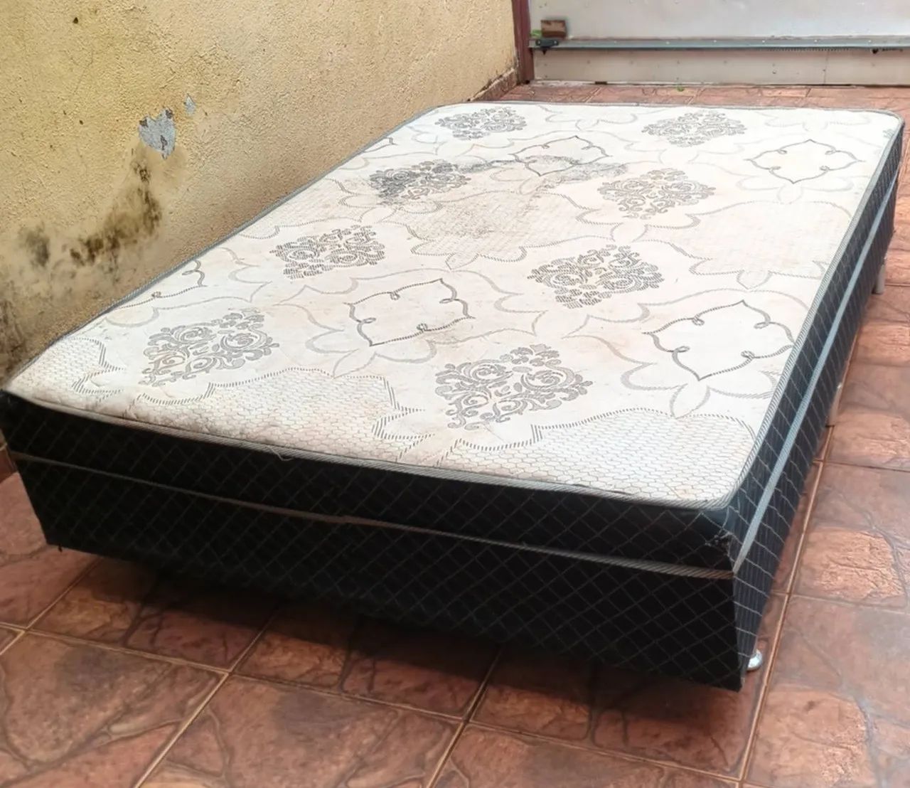 Linda base box de casal 