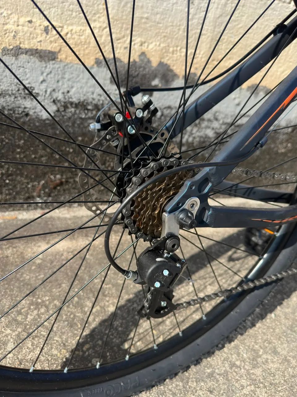 Bicicleta colli aro 29 nova usada 2 vezes  - Foto 4