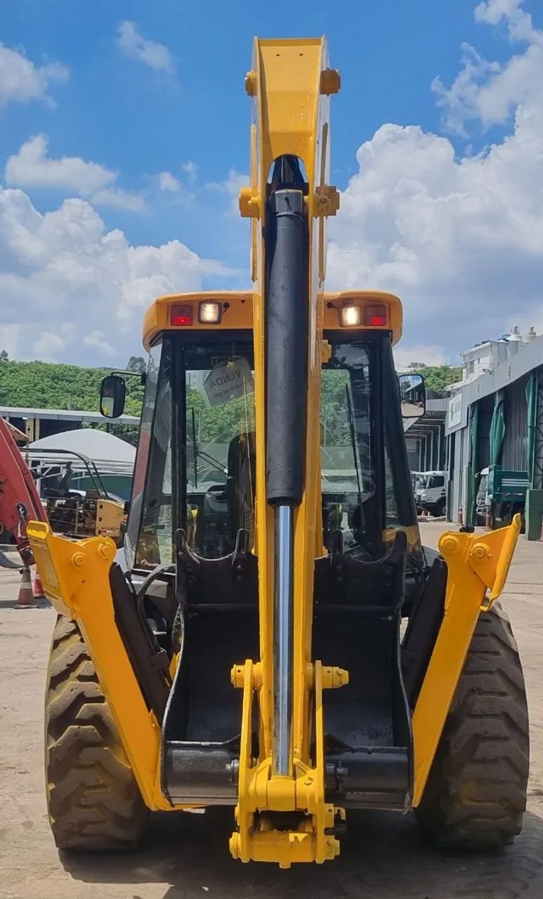 Retroescavadeira JCB 4CX 2012  - Foto 5
