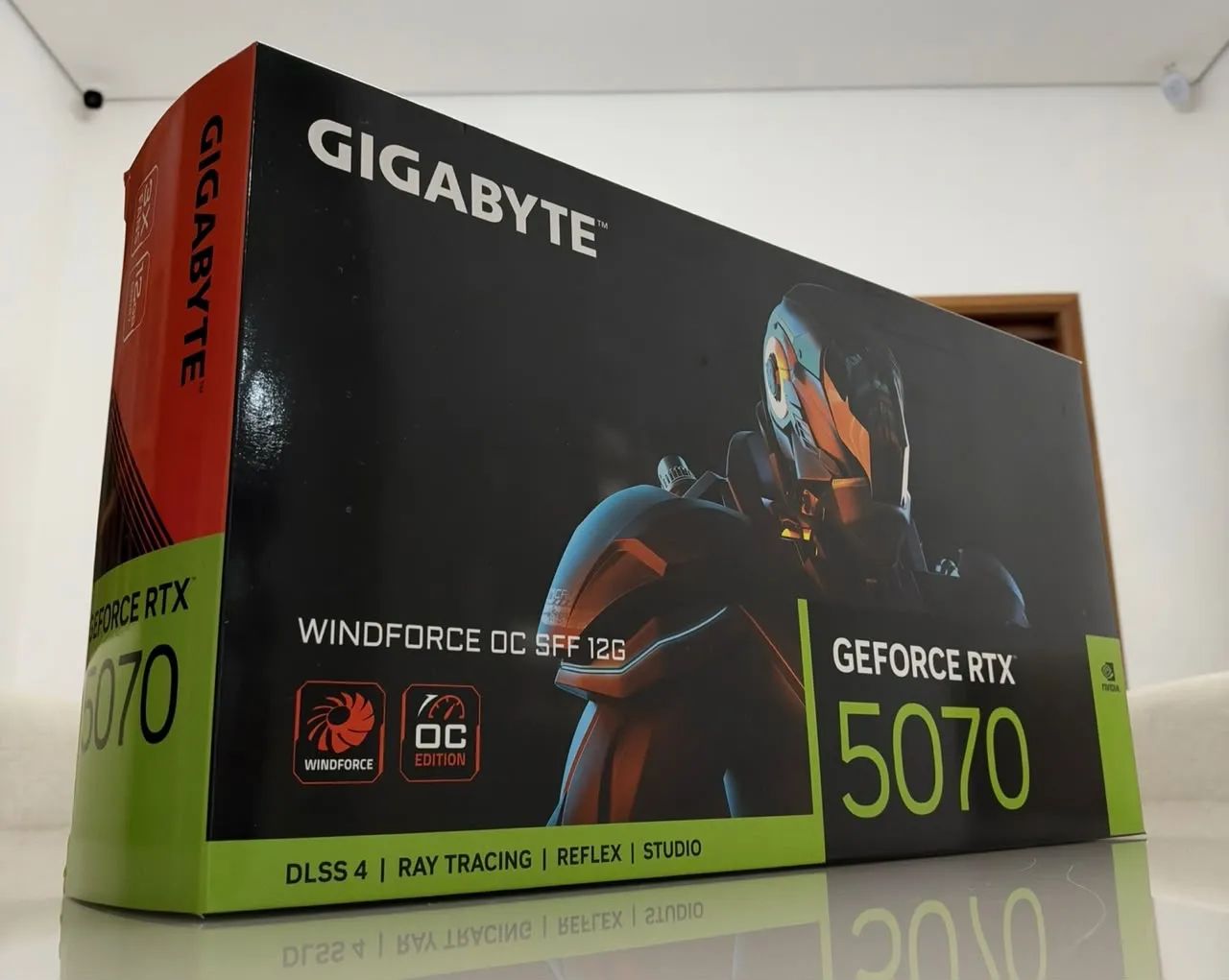 Placa de vídeo Nvidia GeForce RTX 5070 Gigabyte - Foto 2