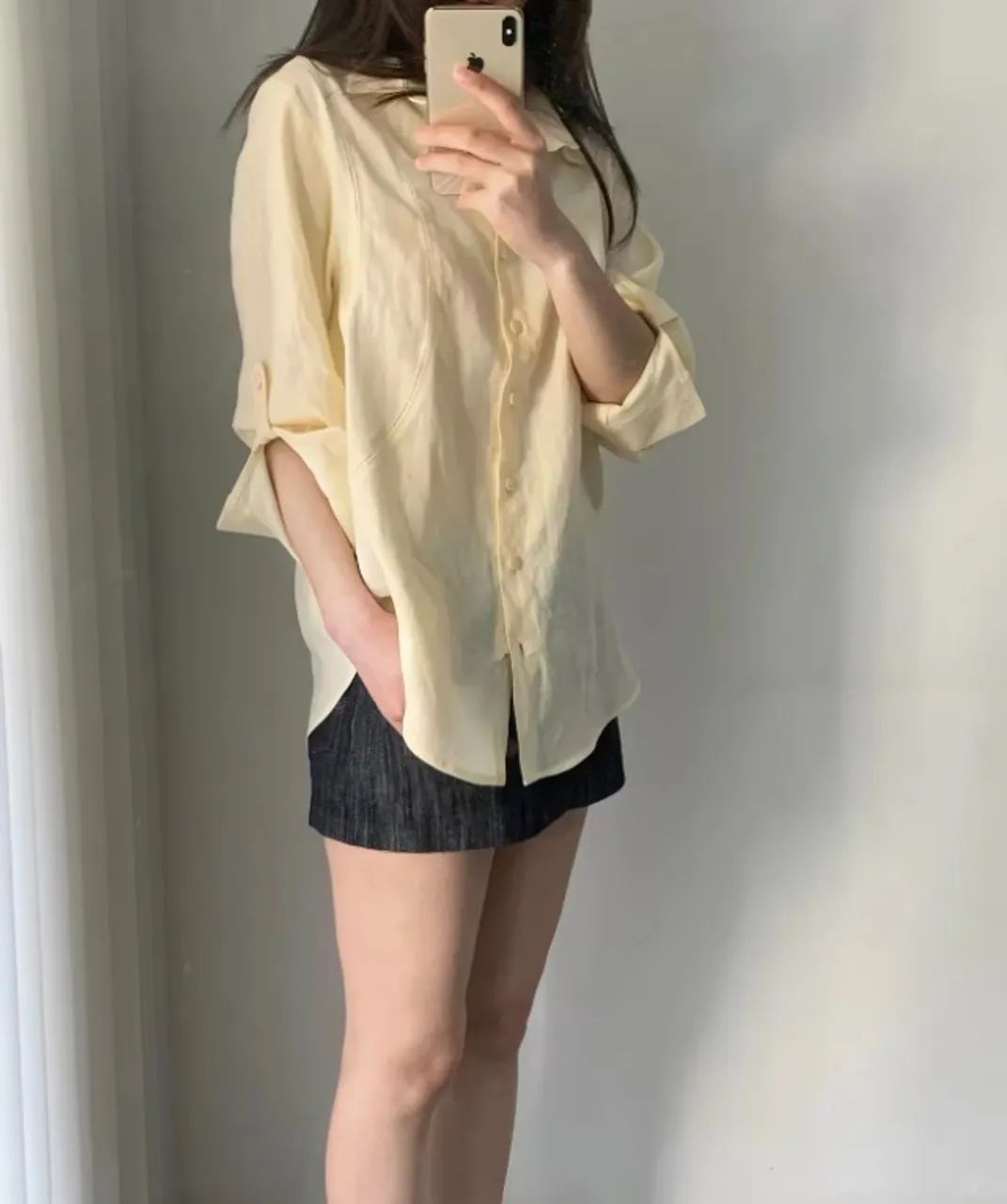 Camisa de botão amarela