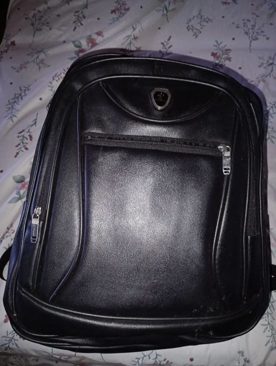 Vendo uma mochila de couro nova. - Foto 4