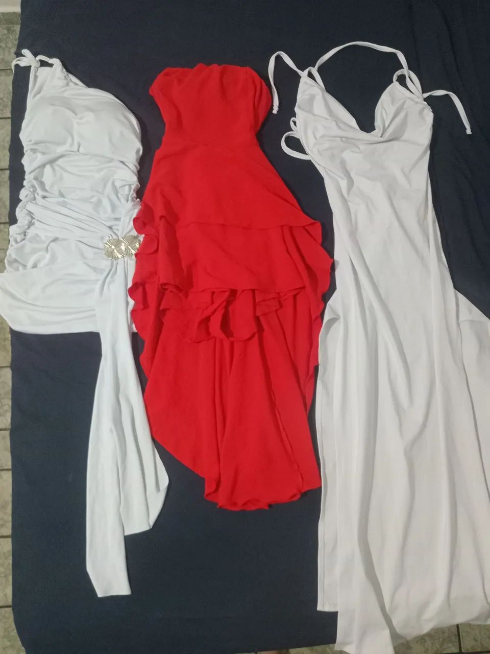 3 VESTIDOS A VENDA