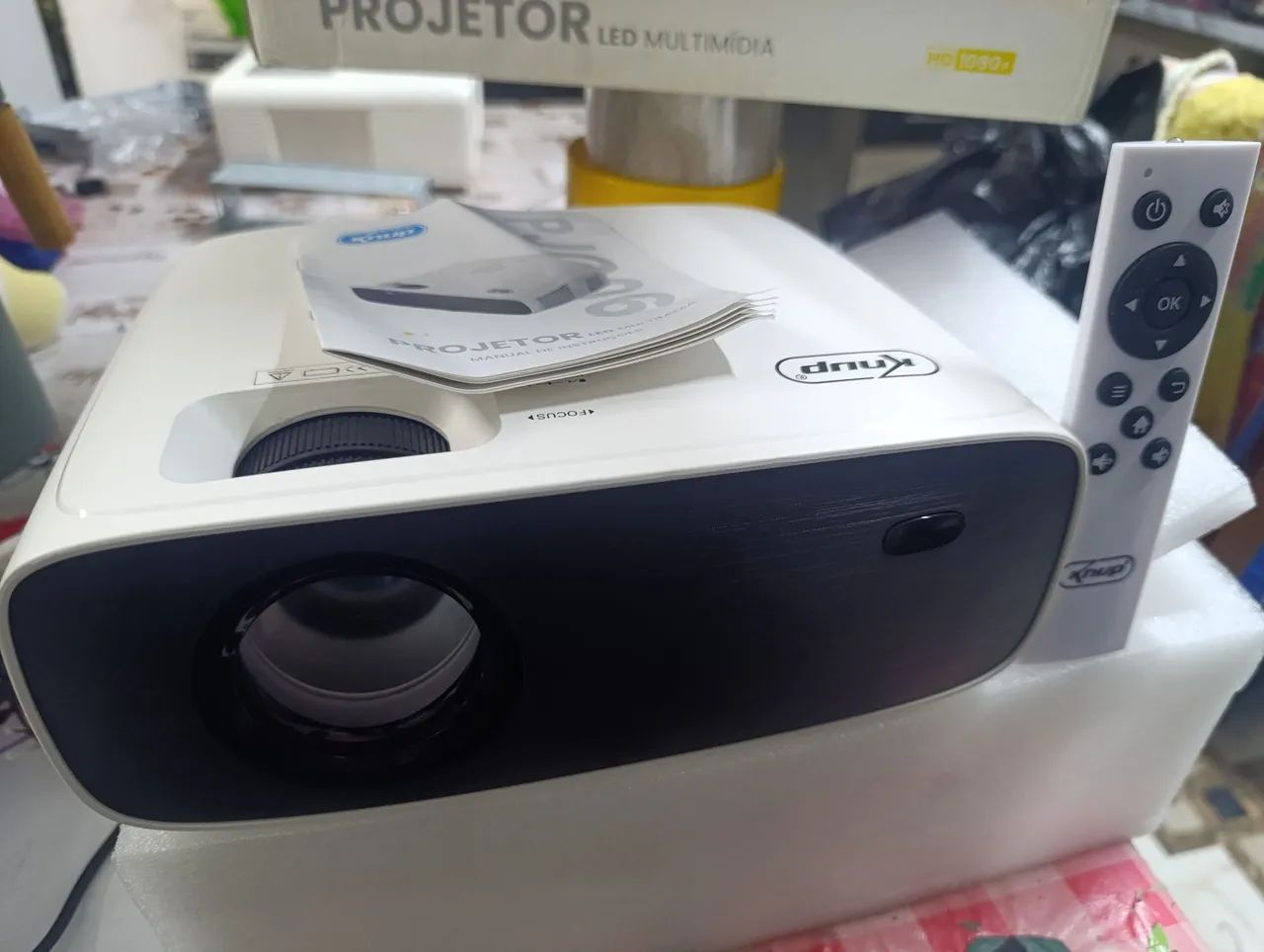 Retro projetor Android novo na caixa metade do preço  - Foto 2