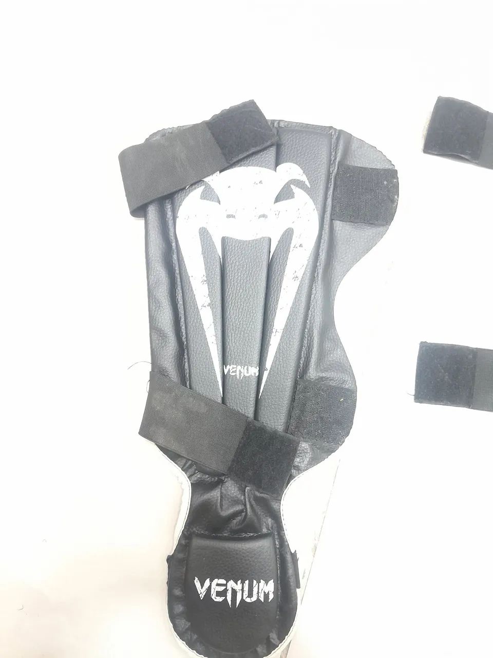 Caneleira de boxe tailandês Venum - Foto 3