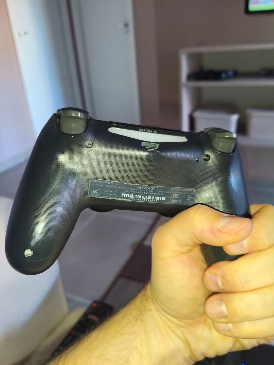 Dualshock 4 com 1 ano de pouquíssimo uso - Foto 4