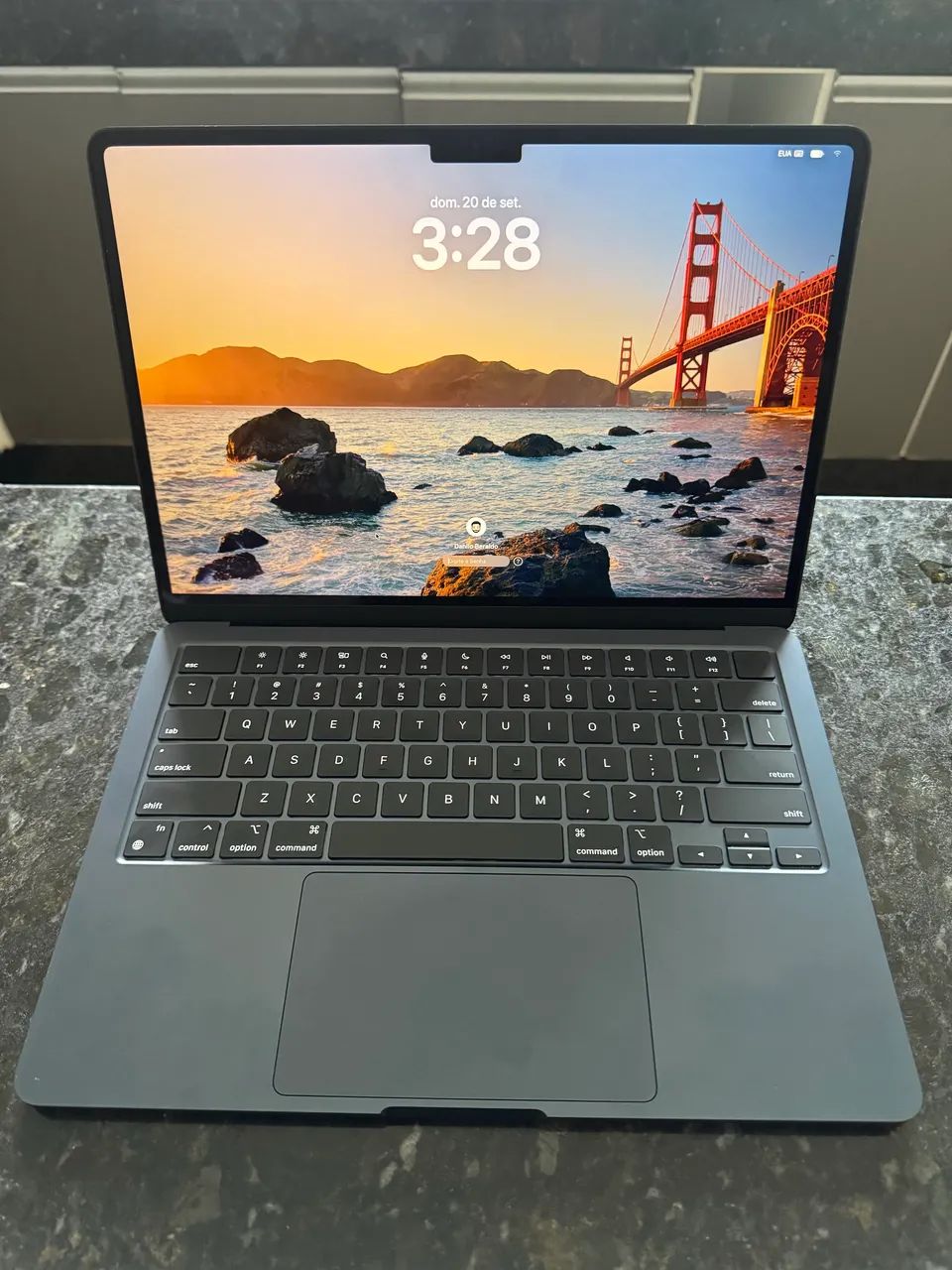 Mac Book Air 13?  M3 -16GB Ram 256GB SSD 