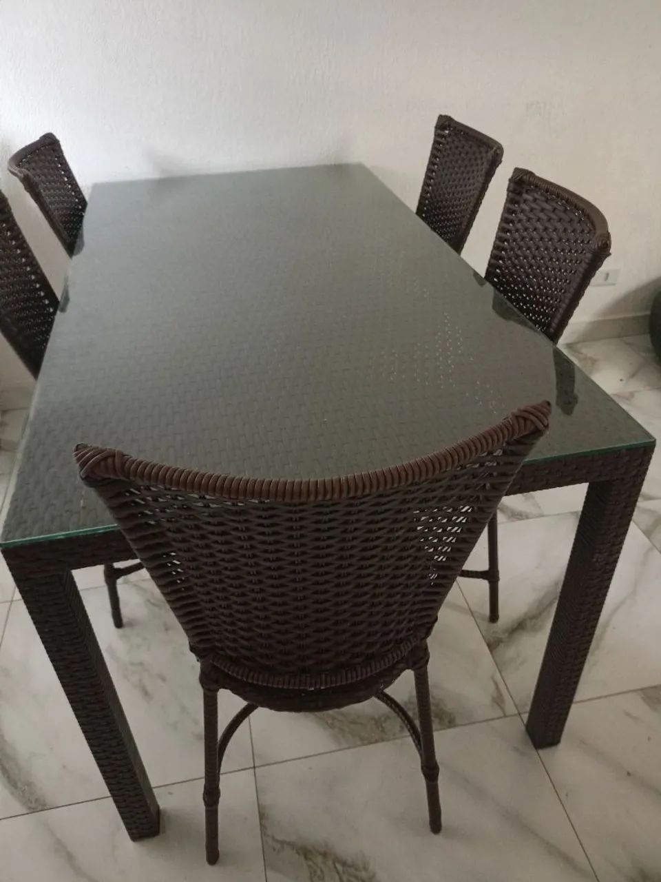 Mesa com 6 cadeiras de Fibra - Foto 2