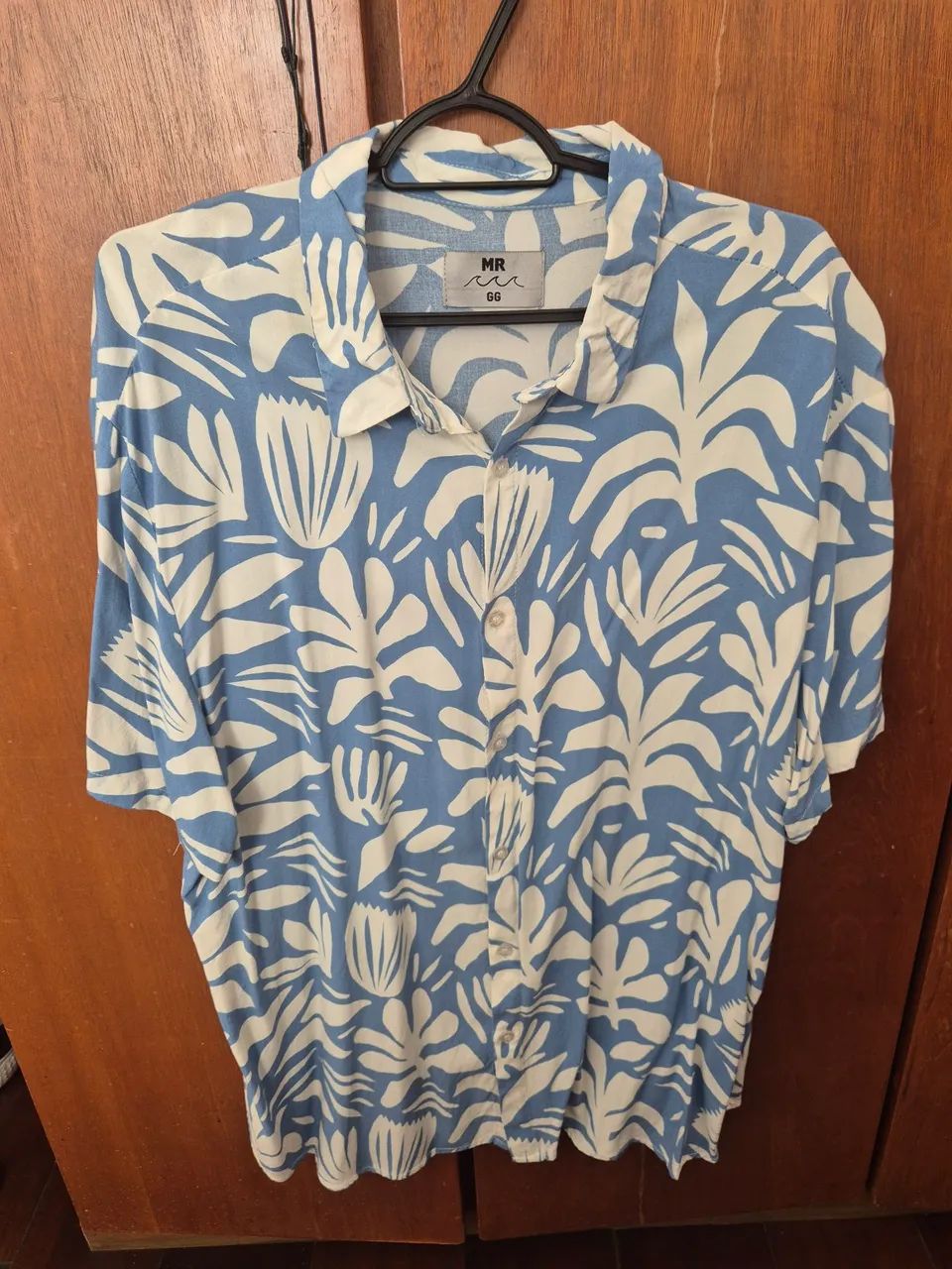Camisa floral tecido muito confortável 