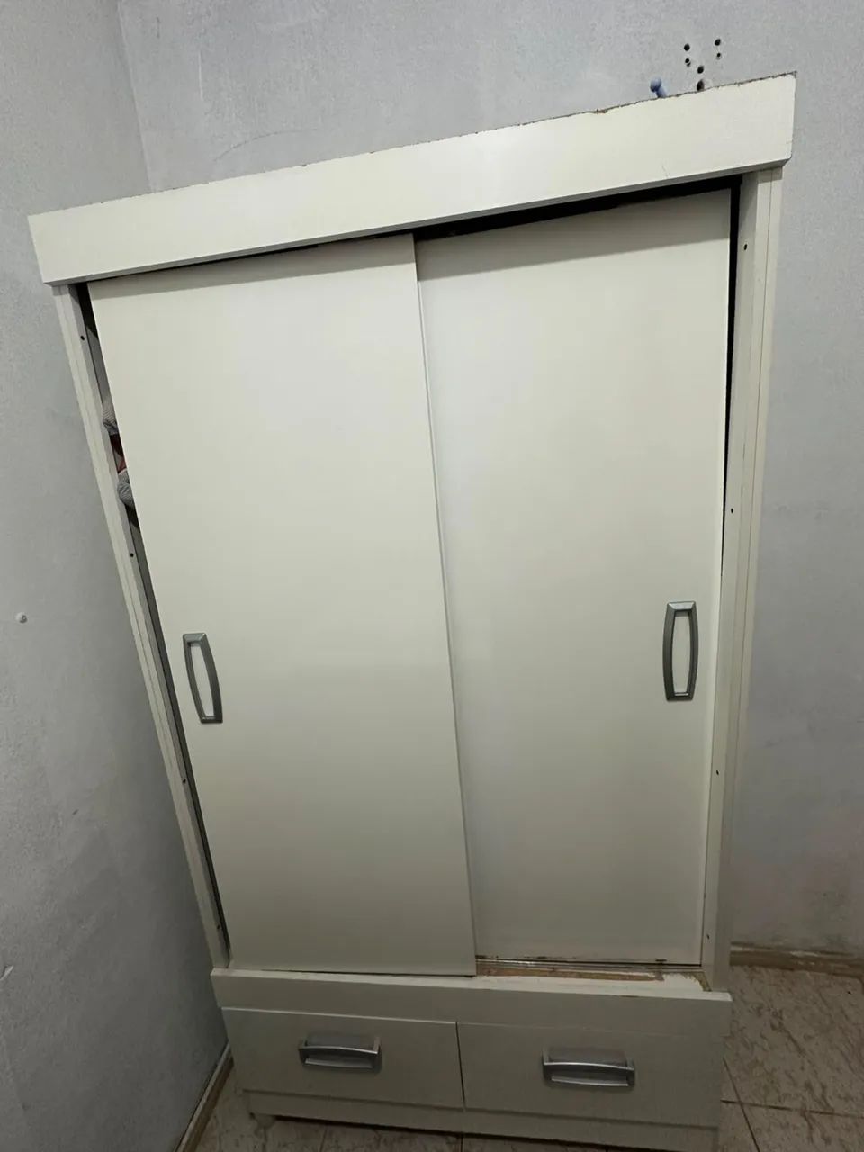 Guarda roupa de solteiro 