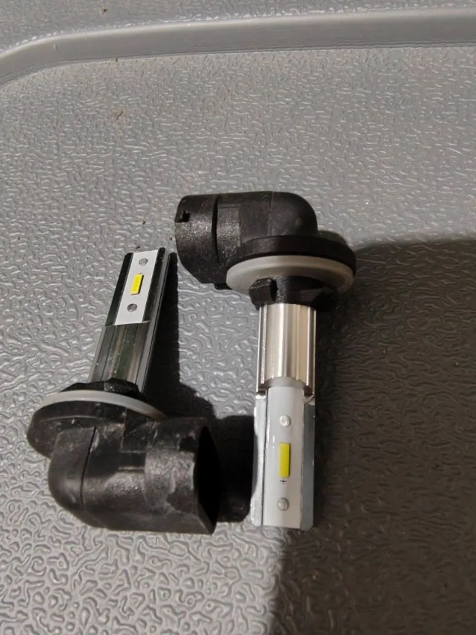 Lampada LED socket H27 - Foto 2