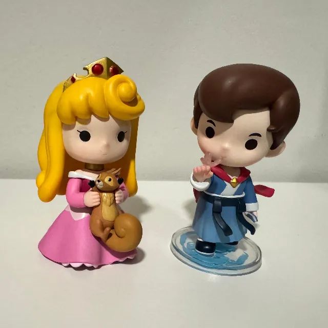 Pop Mart Disney - Aurora & Príncipe Phillip (A Bela Adormecida)