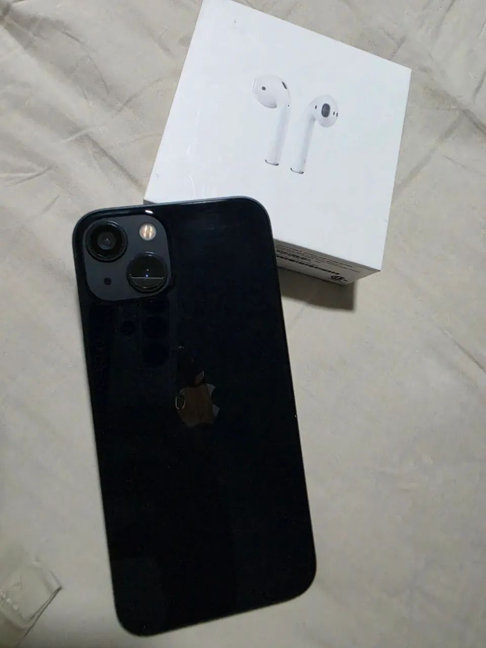 Iphone 13 256gb Preto + AirPods original na caixa - Celulares e