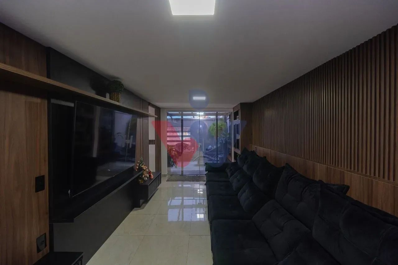 Sobrado Tríplex à Venda no Uberaba com Piscina e Área Gourmet - Foto 4