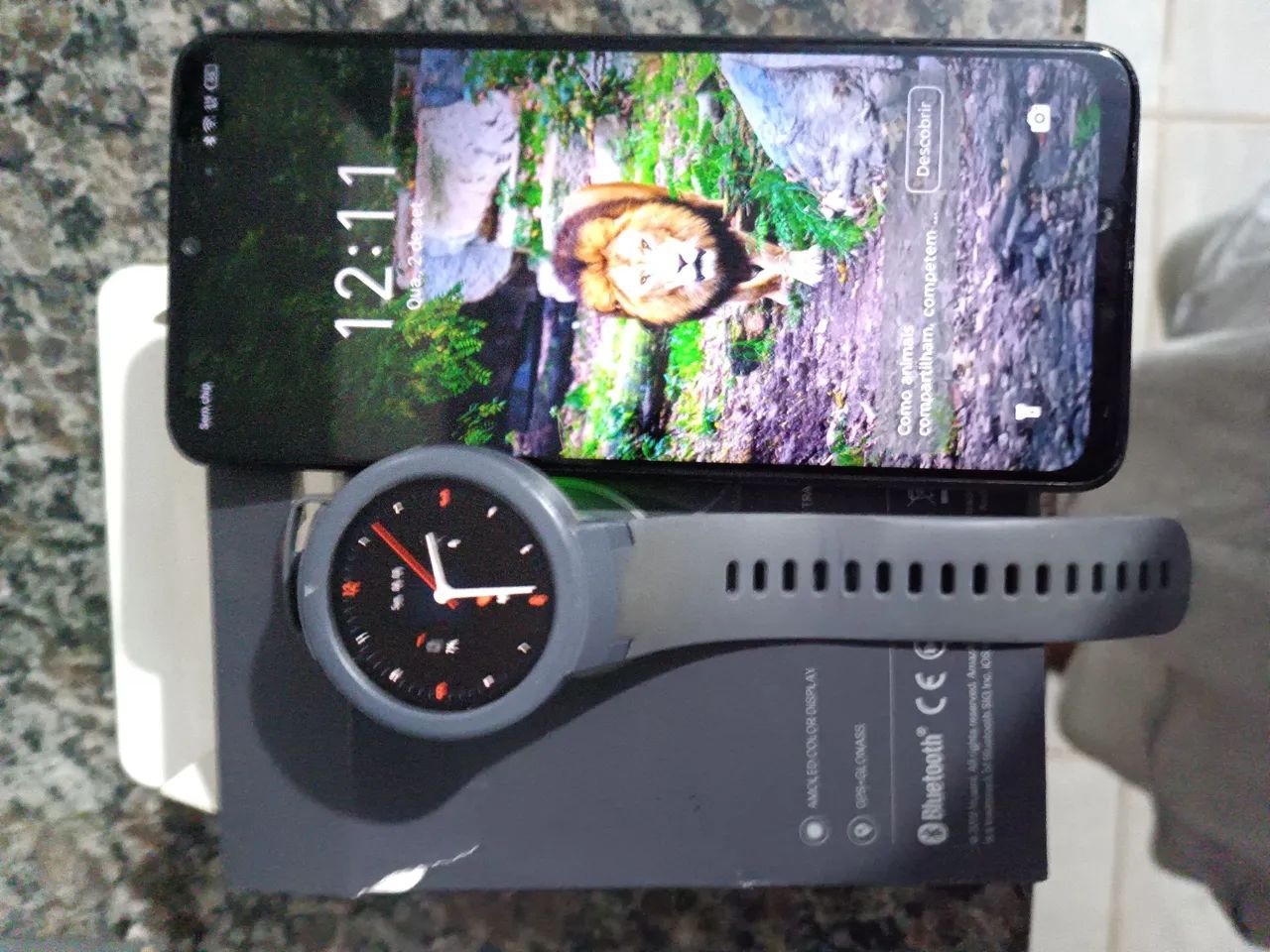 Vende-se ou troca-se um celular e um relógio smartwatch xiaumi 