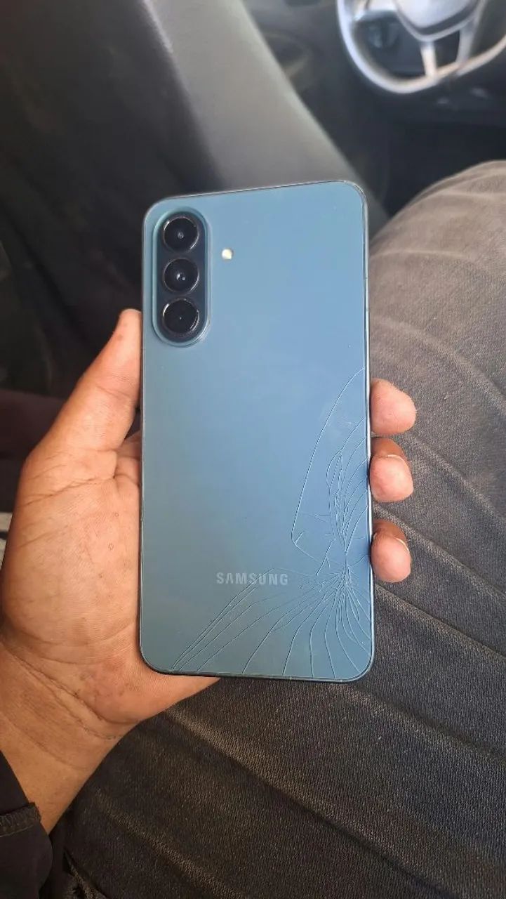 A37 5G 128GB $1300 - Foto 2