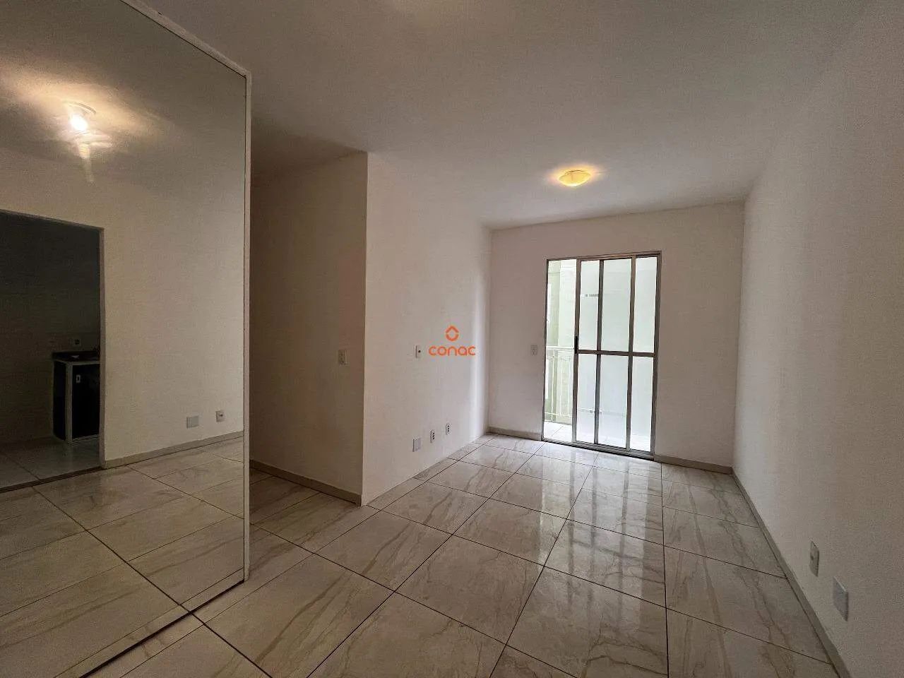 **Apartamento 2 Quartos com Varanda e 1 Vaga Próximo ao Metrô Irajá**
