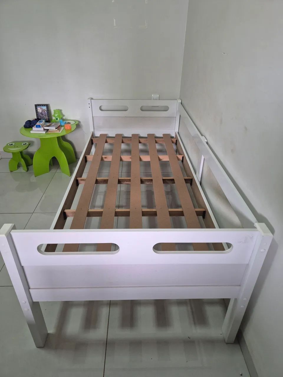 Cama solteiro - semi nova