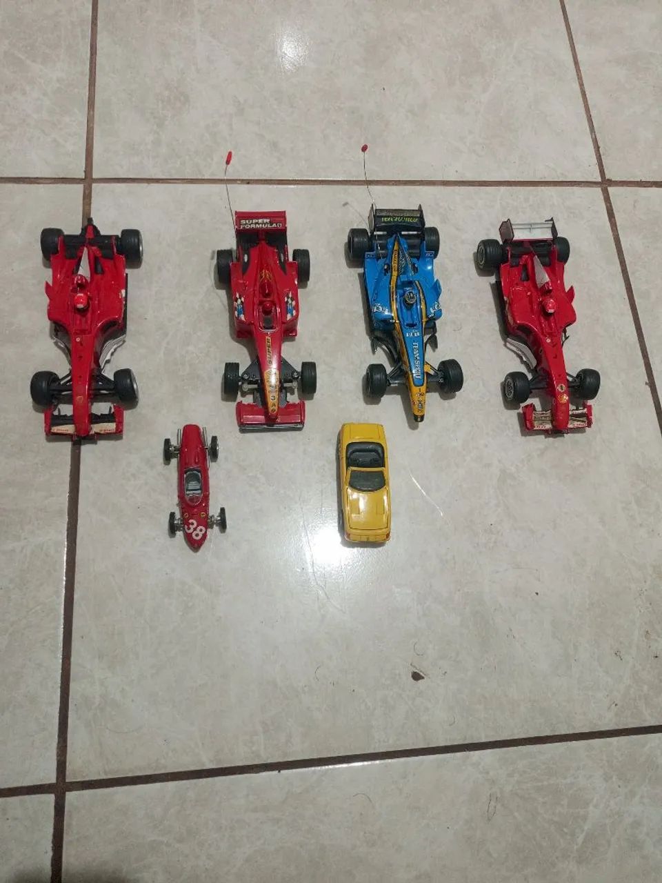 Vendo coleção de Ferrari e uma outra marcar  - Foto 2
