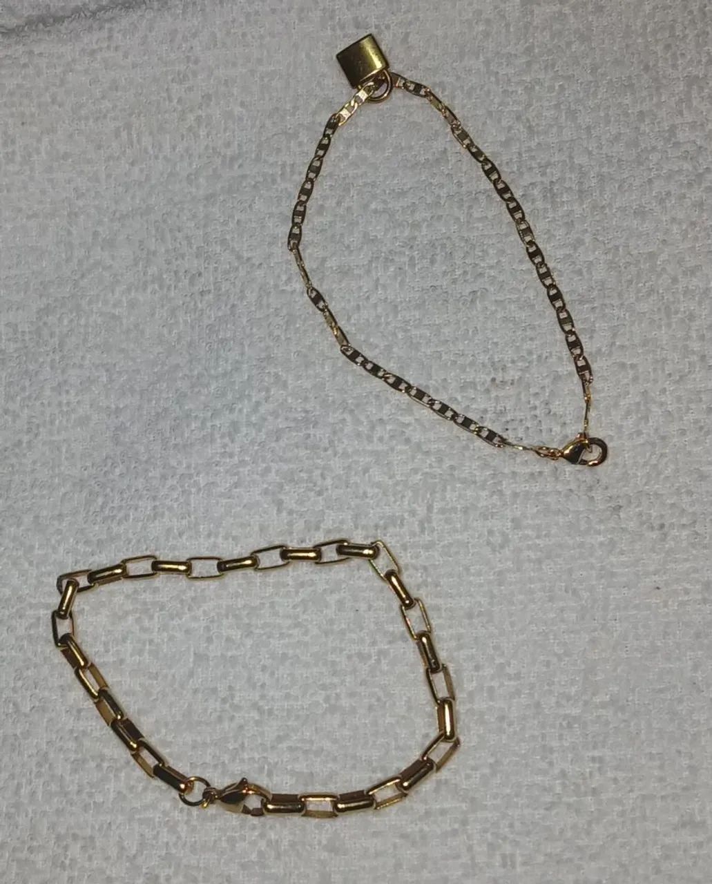 Vende-se duas pulseira 