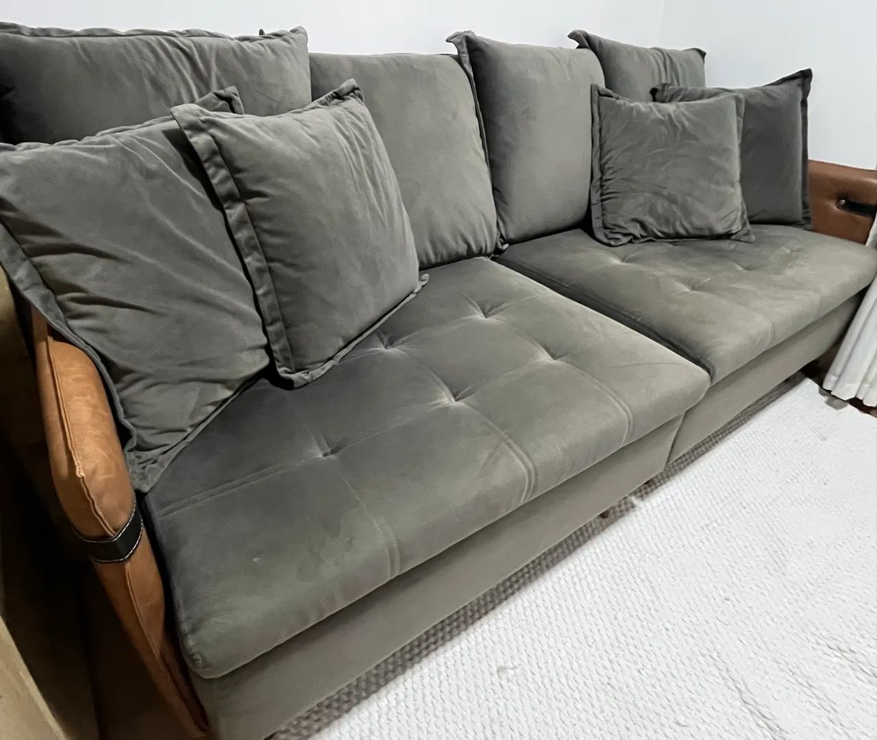 Sofá Retrátil Modular 4 Lugares Braço em Couro65579517237633121