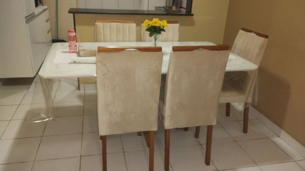 Mesa de madeira 6 cadeiras