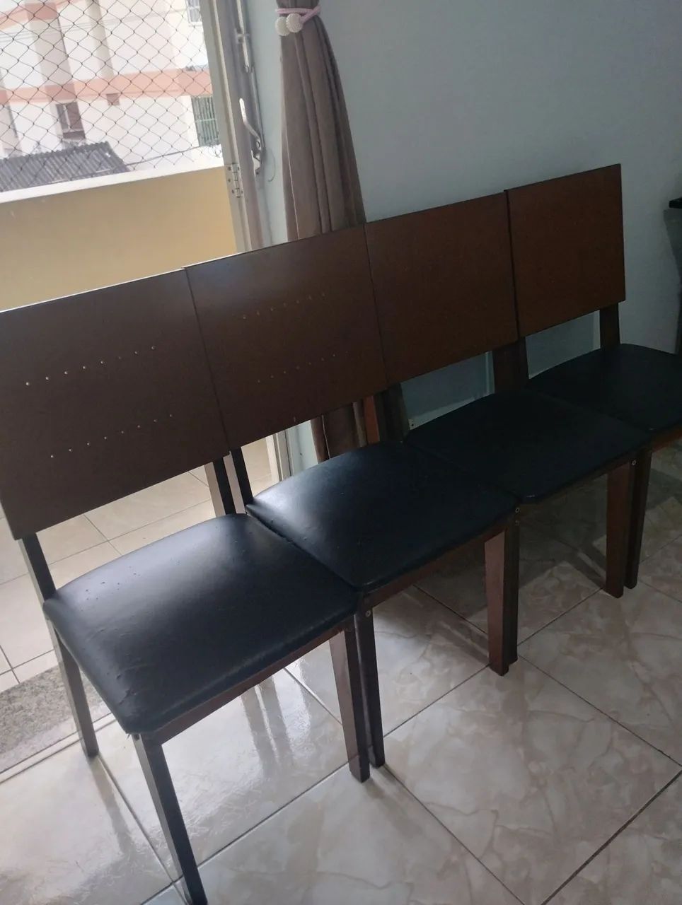 Mesa de Sala jantar com 4 cadeiras - Foto 3