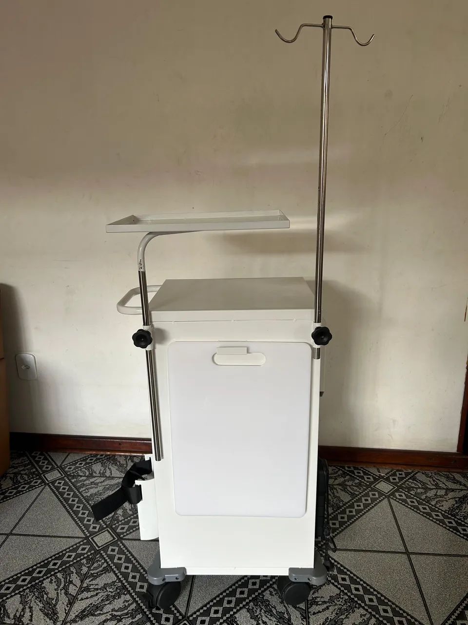 Carrinho Hospitalar/enfermagem com gavetas - Foto 3