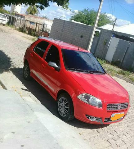 Vendo Pálio 1.8R edição especial.