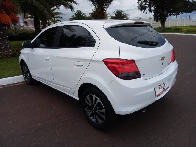 Chevrolet Onix LTZ 1.4 Manual Flex Branco 2015 - Foto 6