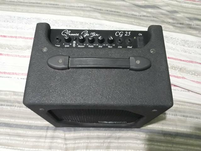 Guitarra com cubo amplificador de guitarra - Foto 2