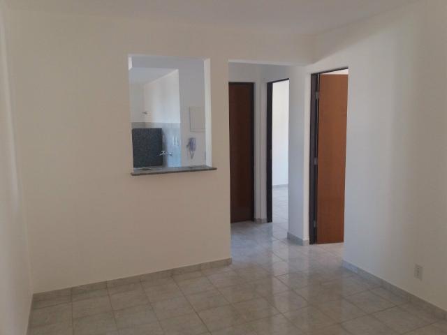 Apartamento no Condomínio Village Jardins II