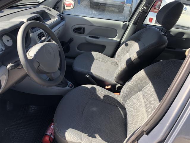 Clio 1.0 2010 - Foto 8