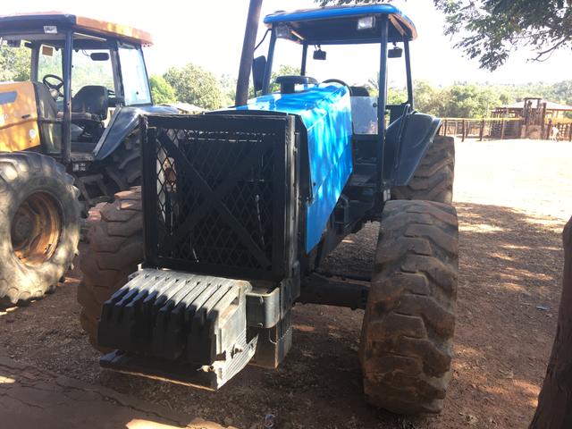 Trator Valtra BM 110 4x4 ano 2010 - Foto 2