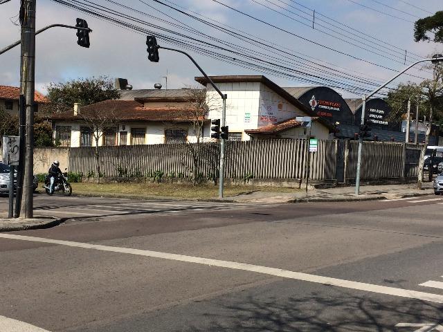 Excelente casa comercial ou residencial com 9 comodos de esquina