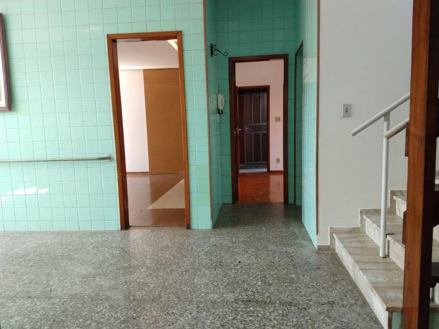 Excelente casa de 05 quartos no carlos prates. - Foto 3
