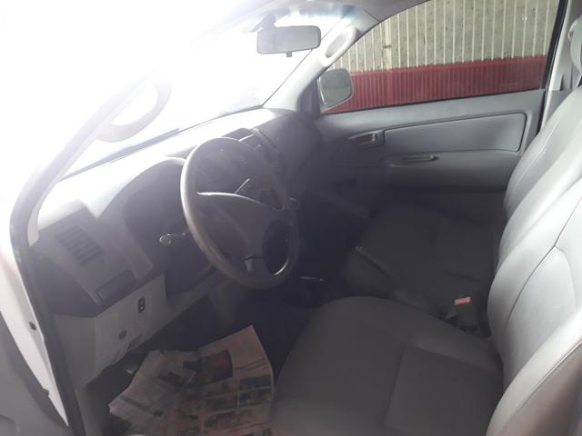 Hillux 2.5 diesel 4x4 - Foto 2