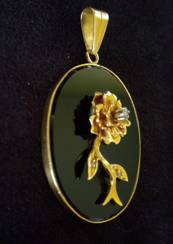 Jóia original pingente ouro Amarelo 18k com pedra Ônix preta com brilhantes - Foto 2