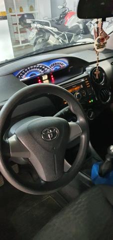 Toyota Etios 2014 1.5 Sedan - Foto 4