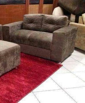 Sofá 2 Lugares com Almofadas Soltas Novo Promoção - Foto 3