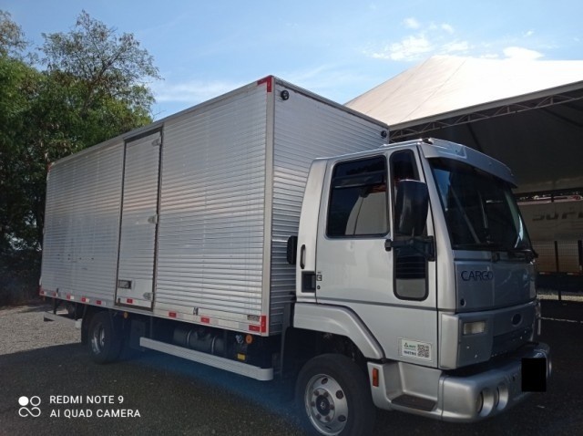 FORD CARGO 816 BAÚ 2013