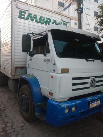 VENDE-SE UM CAMINHÃO 15-180