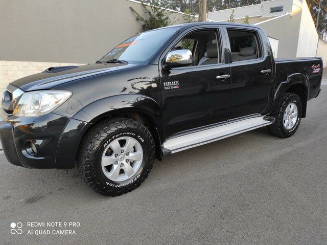 HILUX SRV ANO 2010