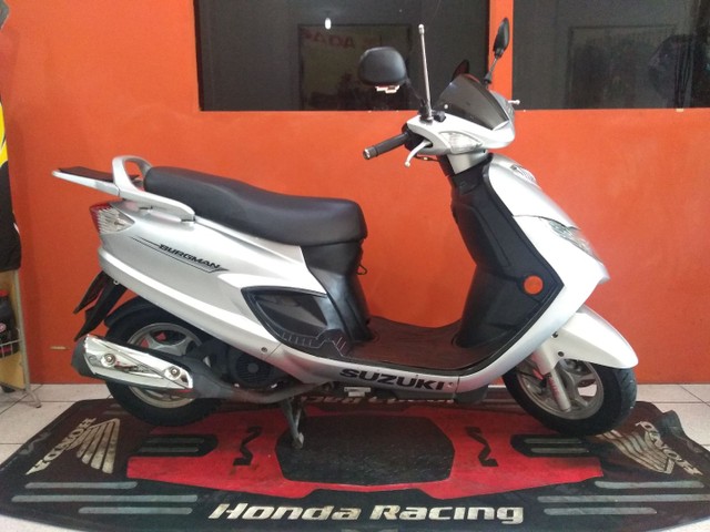 AC TROCA!! SUZUKI AN 125 BURGMAN ANO 2009 BAIXO KM MANUAL E CHAVE RESERVA