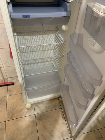Vendo geladeira consul funcionando normalmente sem nunca ter mexido - Foto 5