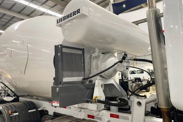 Caminhão Mercedes-Benz Atego 2730 6x4 Betoneira 8m Liebherr - Foto 2