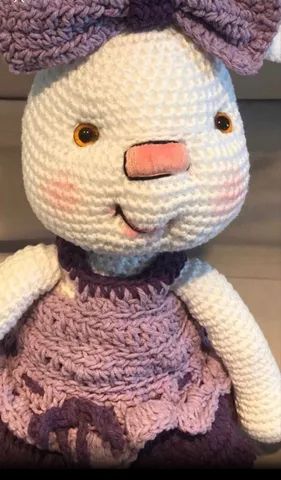 Coelha em crochê amigurumi NOVA - Foto 3