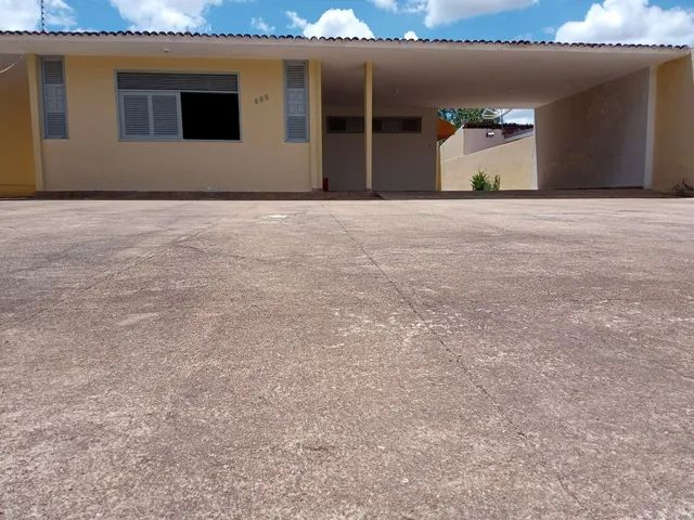 Oportunidade! ALUGA Casa a1 min. do CENTRO 