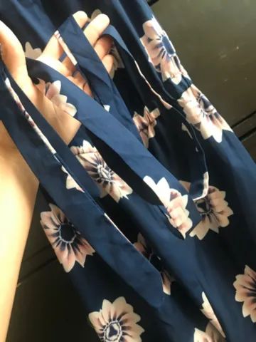 Macacão azul estampado com flores e com amarração opcional - Foto 2