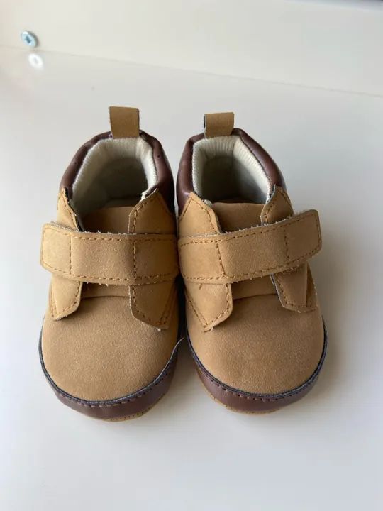 Sapatinhos de Bebê Marrom - 3 a 6 meses